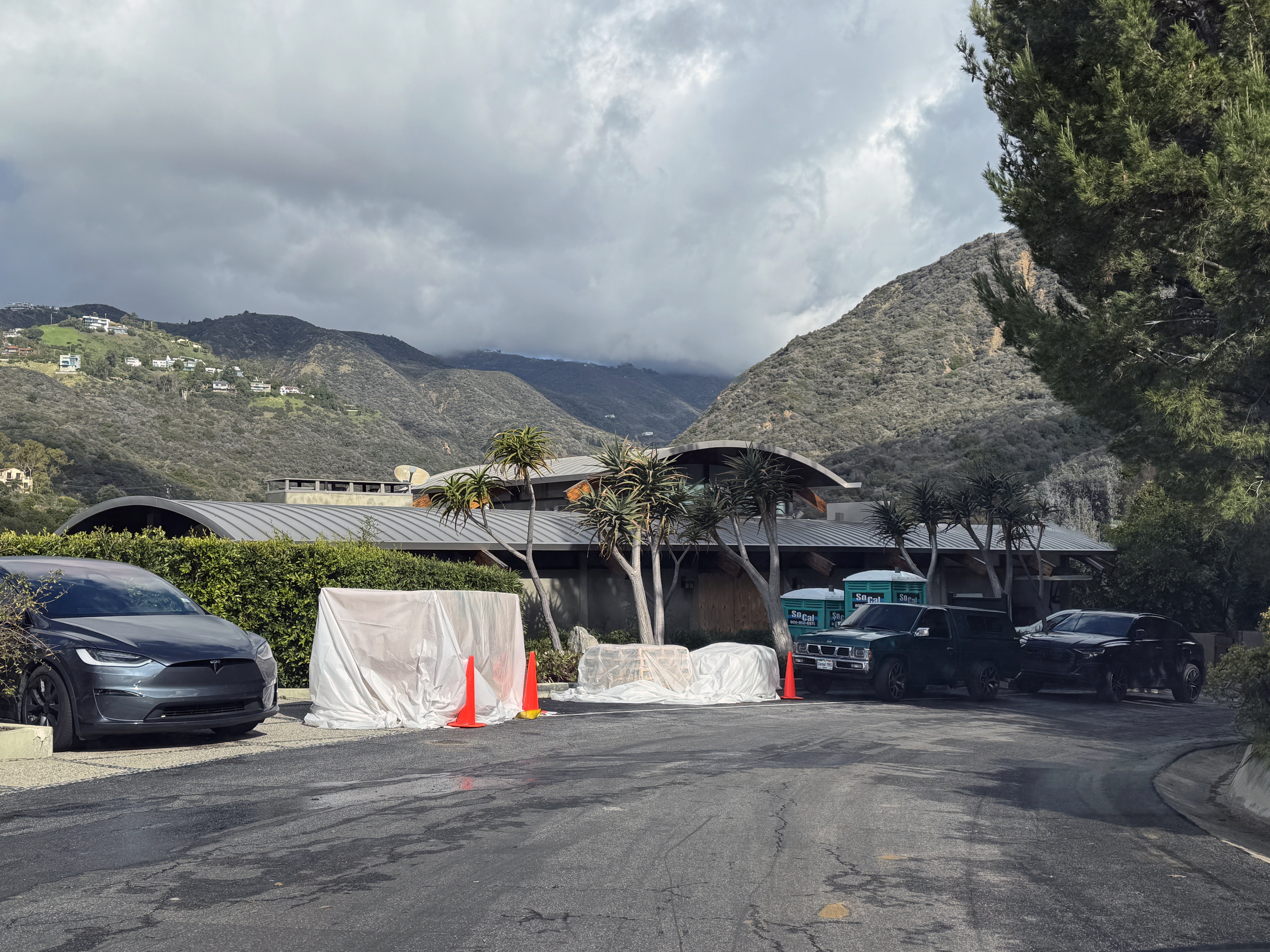 Las Flores Residence